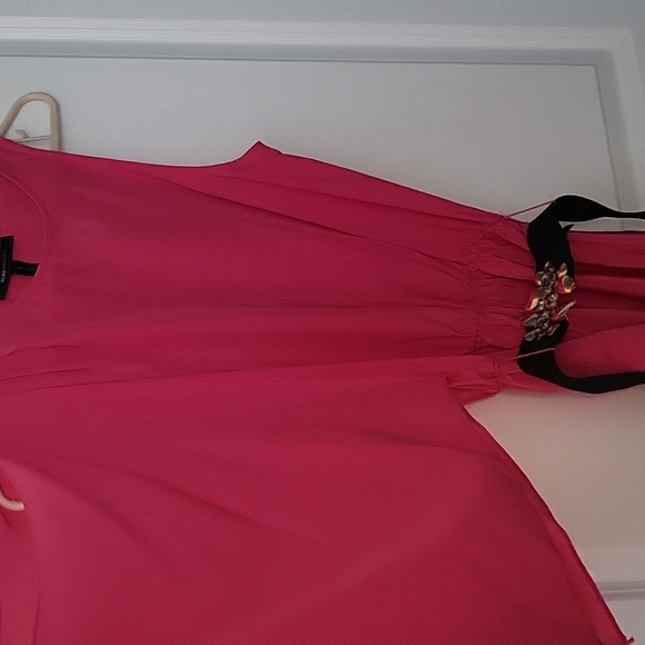 BCBG small size pink Asymmetrical top one shoulder off - Picture 3 of 3